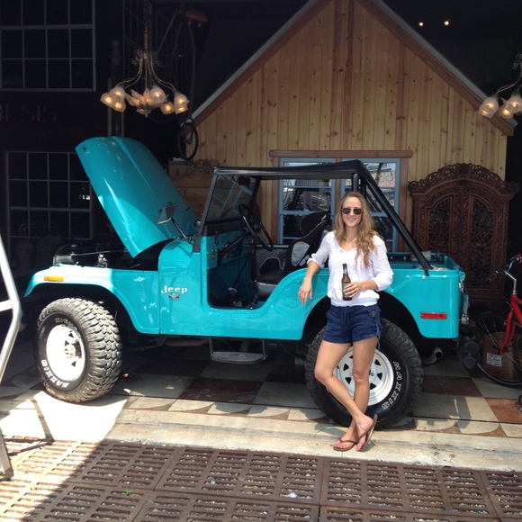 Meet your Posher, Courtney - Picture 2 of 4